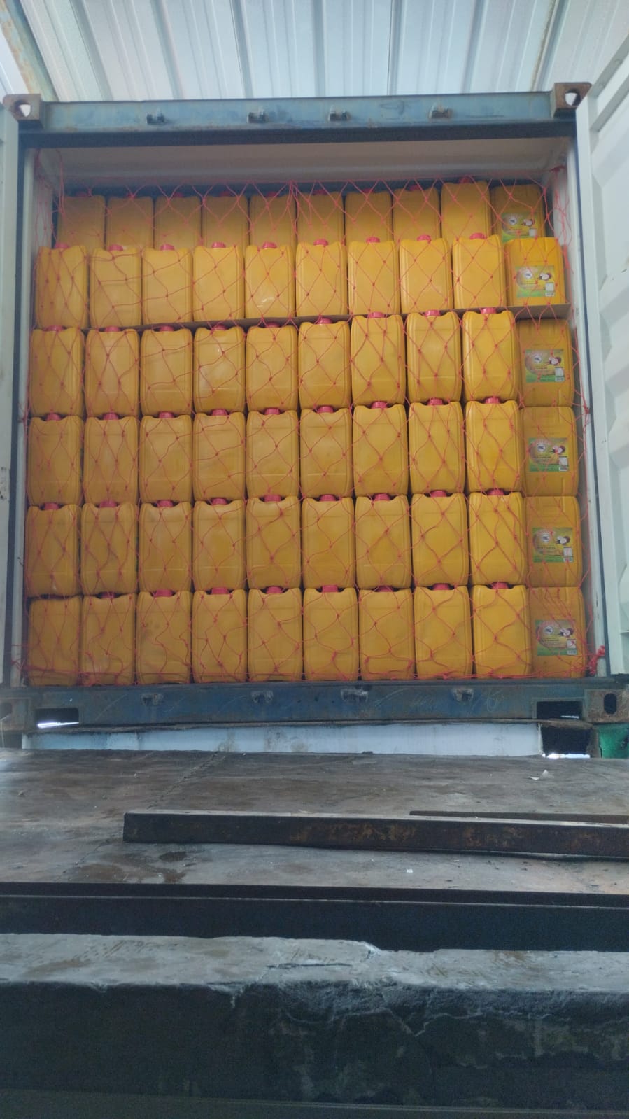 mac world 1266 20lt (2).jpeg