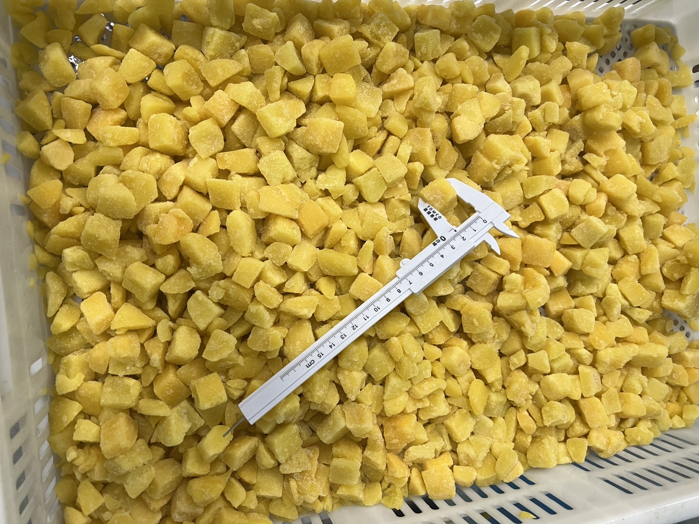 Peach Dices 20X20mm.jpg