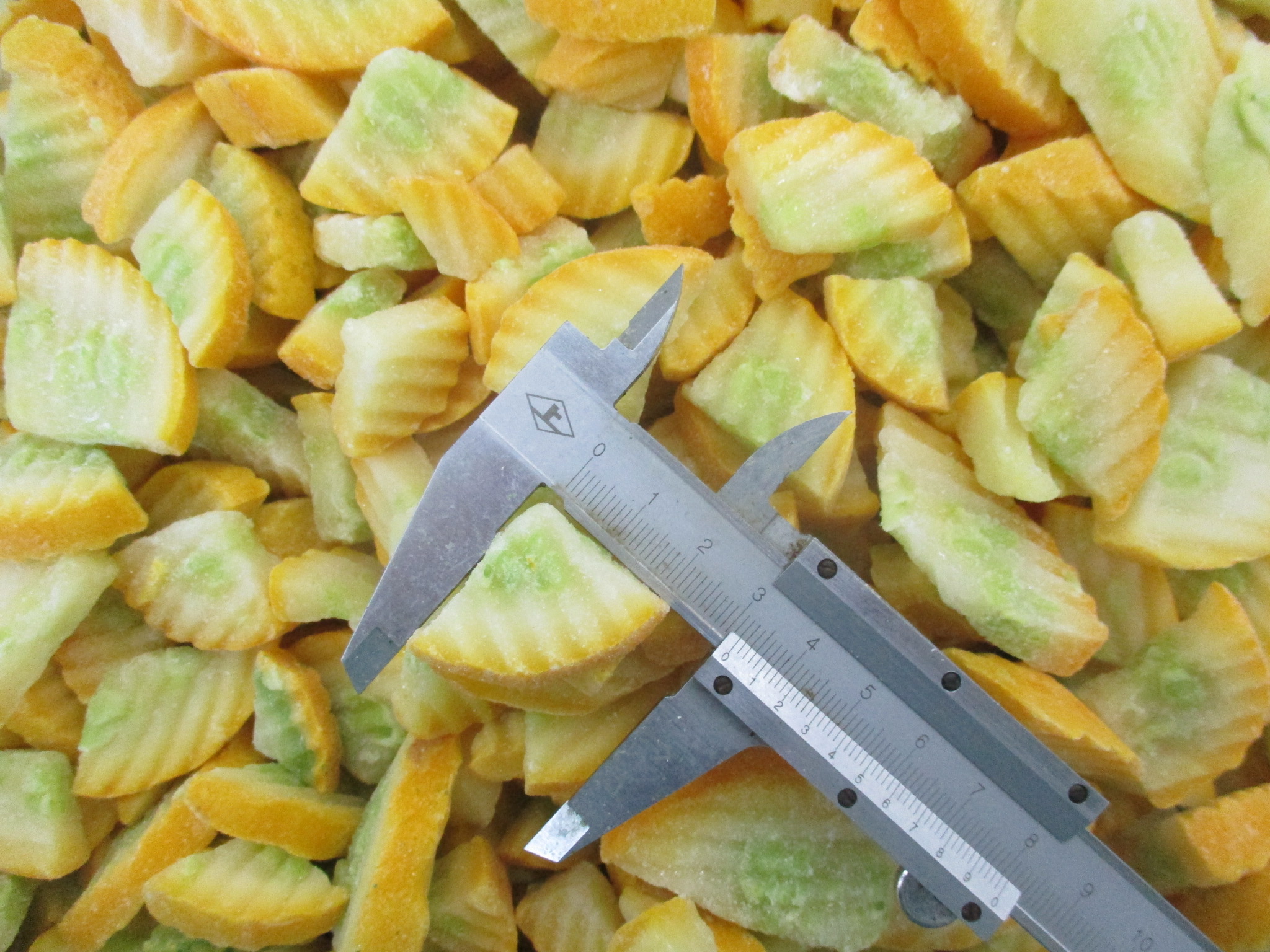 zucchini yello quartered crinkle cut.JPG