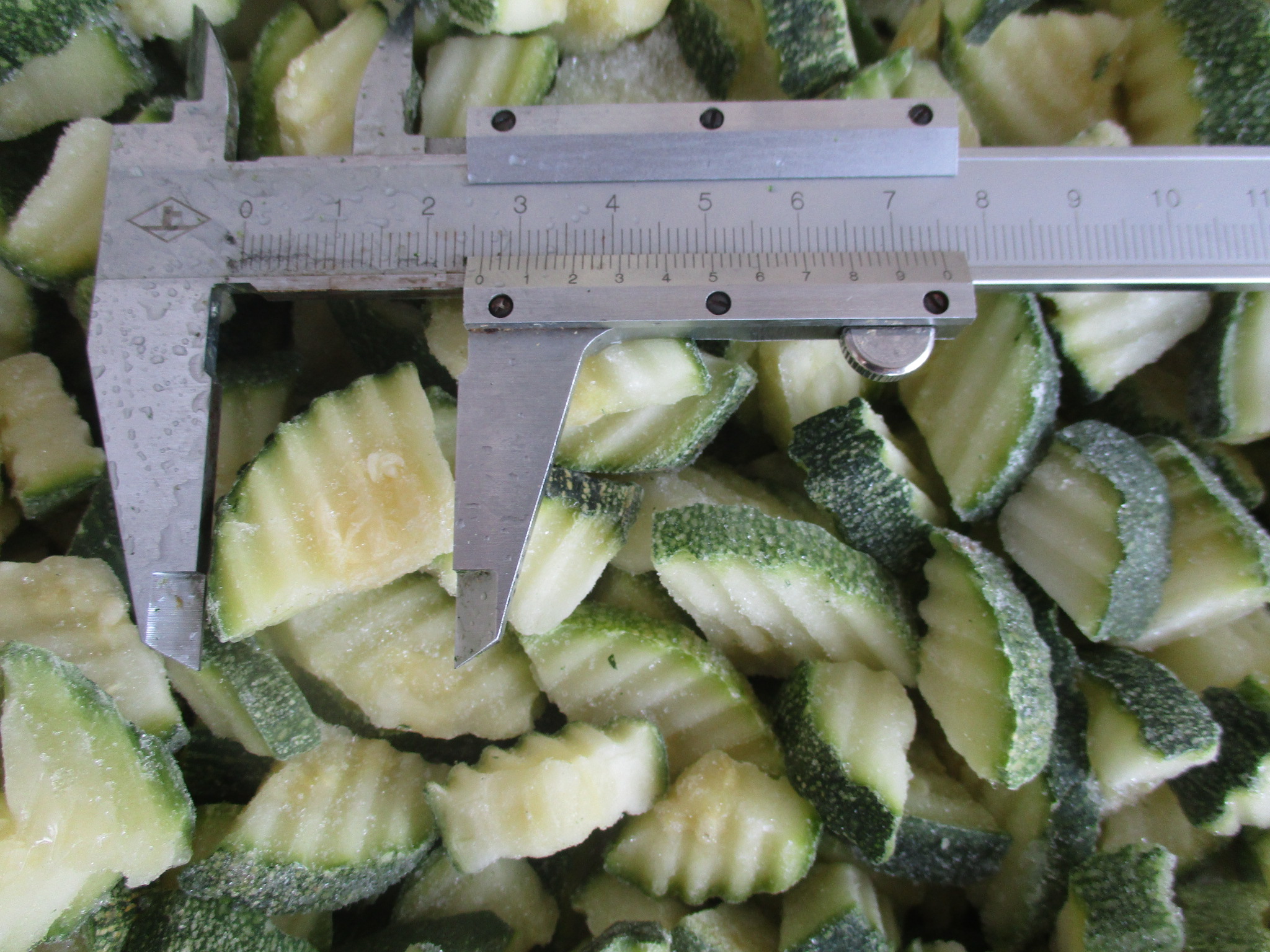 zucchini-quartered -crinkle cut-green-yinshu1.jpg