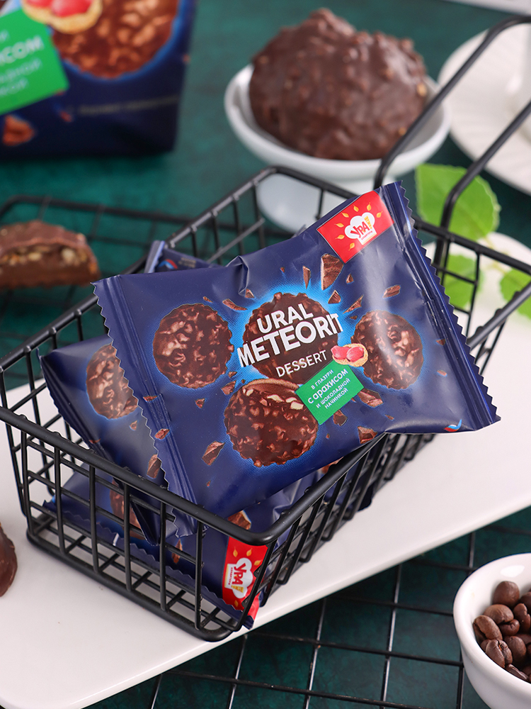 烏拉牌花生味巧克力夾心餅干