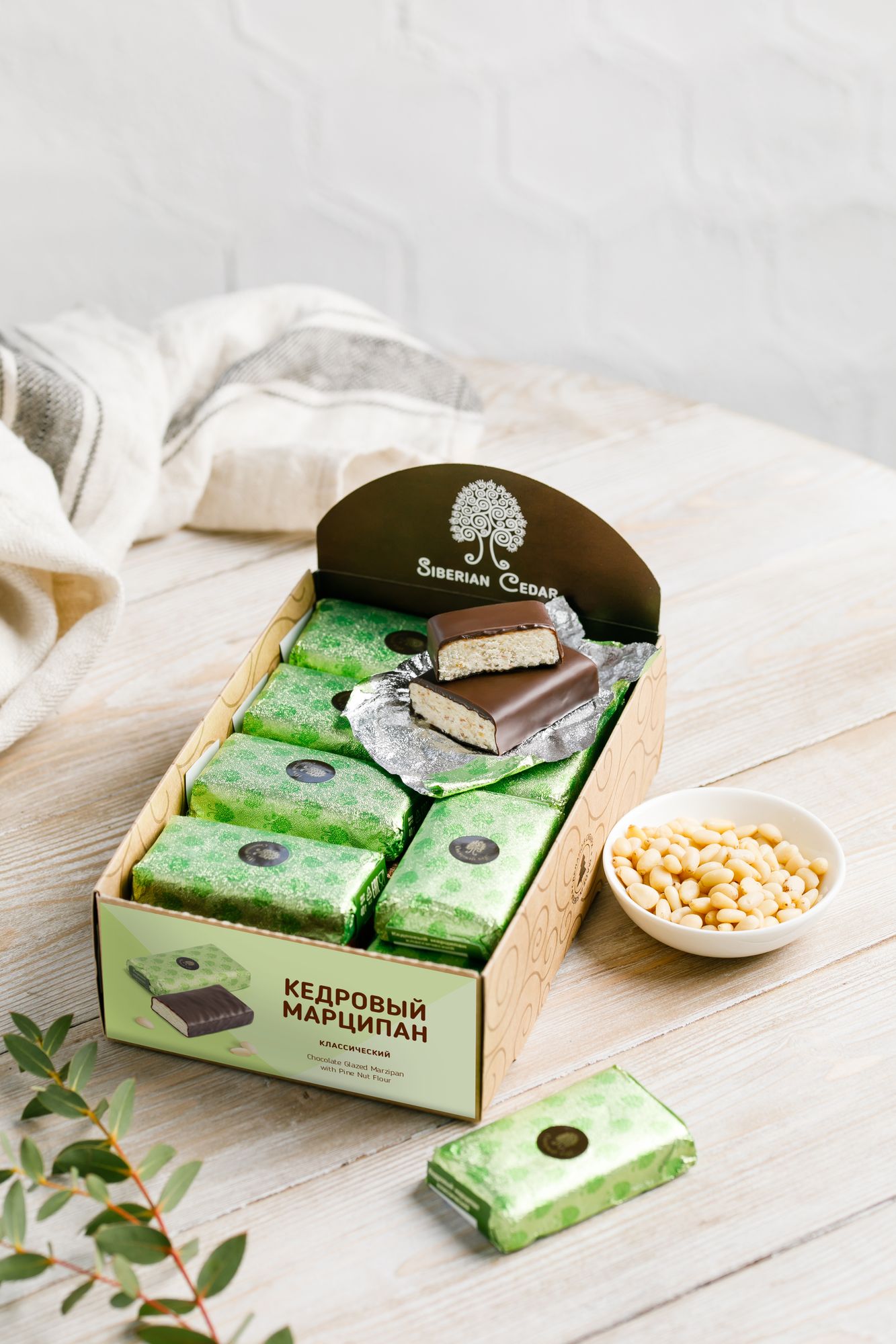 雪松杏仁膏/棒/40克*18棒/展示盒/720克