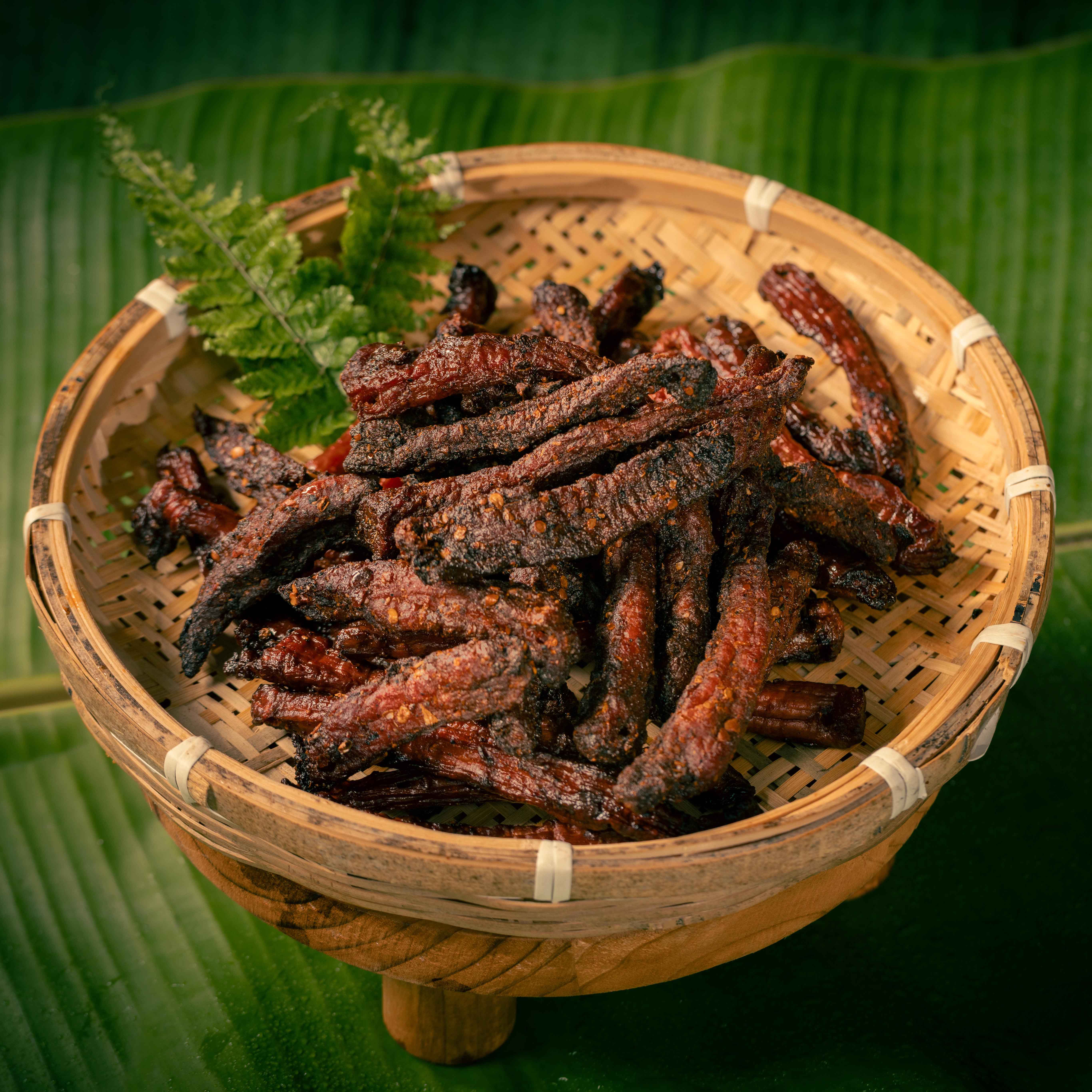 本味六村手撕黑豬肉干巴