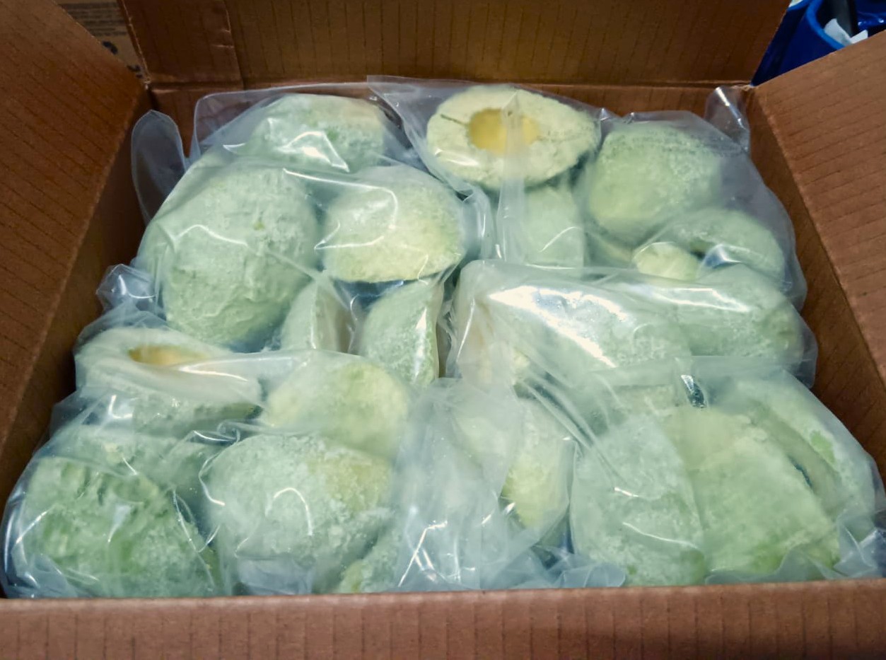 AVOCADO HALVES IN BOX 2X 5 KG.jpg