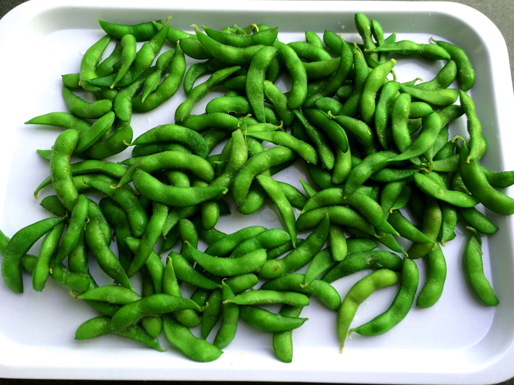 Frozen green soybeans salted