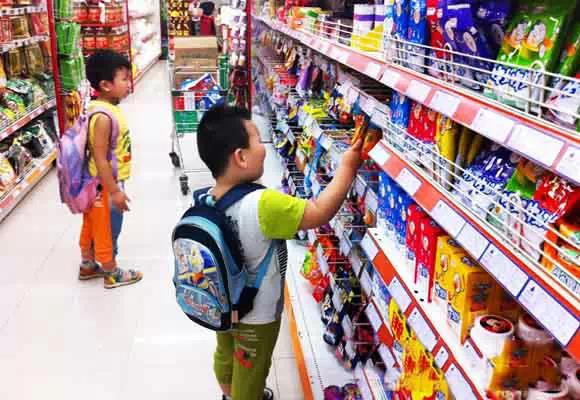 中國休閑食品行業(yè)的渠道發(fā)展——商超/便利店：成本低、盈利強，仍是最主要的渠道
