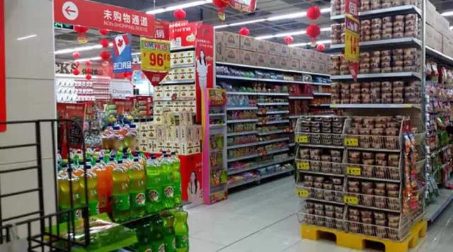 中國休閑食品行業(yè)的渠道發(fā)展——門店：品牌體驗靠直營，高速擴張依賴加盟