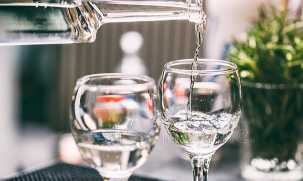 正面、側(cè)翼、游擊，醬酒運(yùn)作的三大模式！