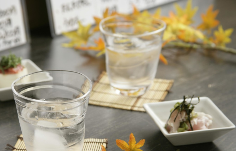 穩(wěn)健增長(zhǎng)，白酒呈現(xiàn)利好態(tài)勢(shì)