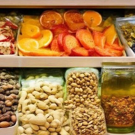藥食同源零食化年增速30%，辦公室養(yǎng)生迎來枸杞軟糖、人參巧克力新時代